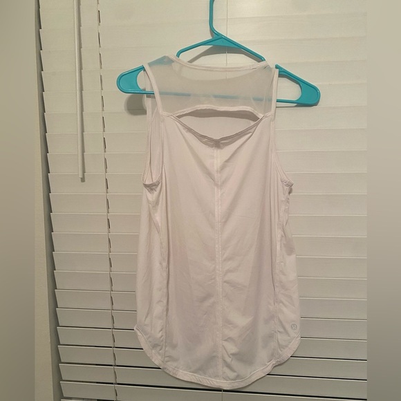 Lululemon White Skulpt Tank Top- Size 2 (Small) - Picture 3 of 4